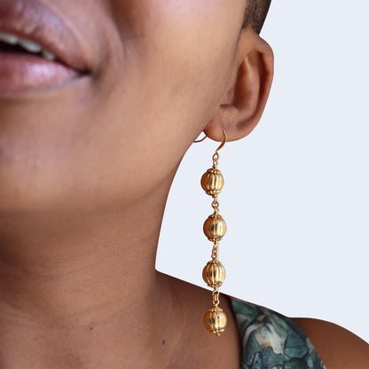 3.25 inches dangle style earrings